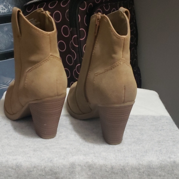 Booties - Picture 3 of 4